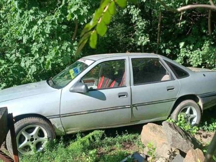 Сірий Опель Вектра, об'ємом двигуна 1.8 л та пробігом 100 тис. км за 804 $, фото 1 на Automoto.ua
