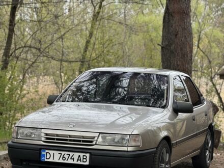 Сірий Опель Вектра, об'ємом двигуна 1.8 л та пробігом 354 тис. км за 2200 $, фото 1 на Automoto.ua