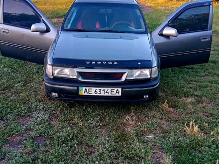 Опель Вектра 1990 в Павлограде на Automoto.ua Серый Опель Вектра, объемом двигателя 2 л и пробегом 0 тыс. км за 2030 $, фото 1 на Automoto.ua