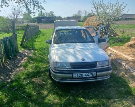 Серый Опель Вектра, объемом двигателя 1.6 л и пробегом 300 тыс. км за 1150 $, фото 1 на Automoto.ua