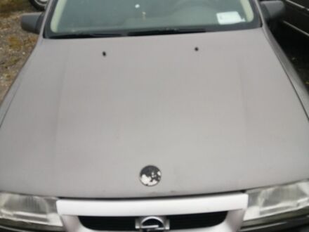 Серый Опель Вектра, объемом двигателя 2 л и пробегом 999 тыс. км за 1250 $, фото 1 на Automoto.ua