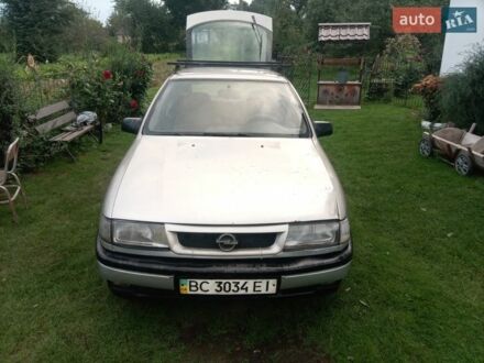 Сірий Опель Вектра, об'ємом двигуна 1.6 л та пробігом 225 тис. км за 1100 $, фото 1 на Automoto.ua