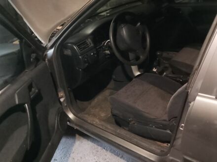 Сірий Опель Вектра, об'ємом двигуна 1.6 л та пробігом 1 тис. км за 301 $, фото 1 на Automoto.ua