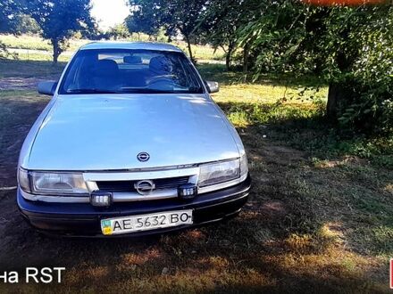 Серый Опель Вектра, объемом двигателя 2 л и пробегом 0 тыс. км за 1300 $, фото 1 на Automoto.ua