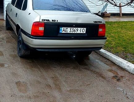 Сірий Опель Вектра, об'ємом двигуна 2 л та пробігом 100 тис. км за 1000 $, фото 1 на Automoto.ua