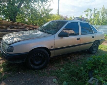 Серый Опель Вектра, объемом двигателя 1.6 л и пробегом 300 тыс. км за 348 $, фото 1 на Automoto.ua