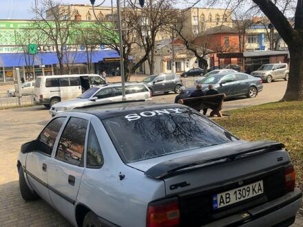 Серый Опель Вектра, объемом двигателя 2 л и пробегом 299 тыс. км за 1100 $, фото 1 на Automoto.ua