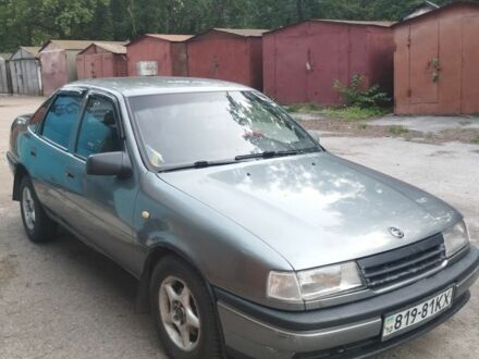 Опель Вектра 1990 у Белой Церкве на Automoto.ua Сірий Опель Вектра, об'ємом двигуна 2 л та пробігом 230 тис. км за 1700 $, фото 1 на Automoto.ua
