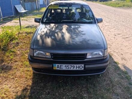 Сірий Опель Вектра, об'ємом двигуна 2 л та пробігом 300 тис. км за 1700 $, фото 1 на Automoto.ua