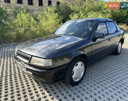 Сірий Опель Вектра, об'ємом двигуна 2 л та пробігом 185 тис. км за 1150 $, фото 1 на Automoto.ua