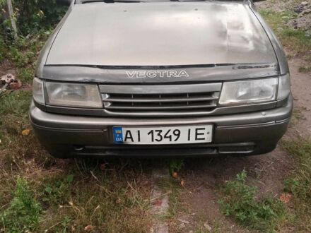 Опель Вектра 1990 у Рокитном на Automoto.ua Сірий Опель Вектра, об'ємом двигуна 2 л та пробігом 355 тис. км за 1250 $, фото 1 на Automoto.ua