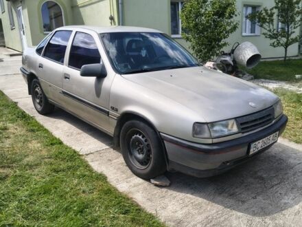 Опель Вектра 1991 у Дрогобичі на Automoto.ua Сірий Опель Вектра, об'ємом двигуна 0 л та пробігом 400 тис. км за 1700 $, фото 1 на Automoto.ua
