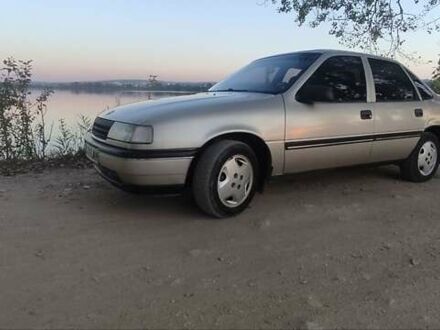 Опель Вектра 1991 в Золочеве на Automoto.ua Серый Опель Вектра, объемом двигателя 2 л и пробегом 276 тыс. км за 1800 $, фото 1 на Automoto.ua