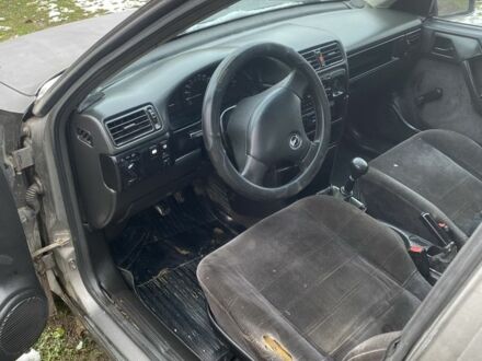 Сірий Опель Вектра, об'ємом двигуна 2 л та пробігом 300 тис. км за 950 $, фото 1 на Automoto.ua