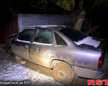 Серый Опель Вектра, объемом двигателя 1.6 л и пробегом 166 тыс. км за 300 $, фото 1 на Automoto.ua