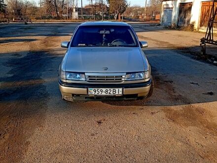 Серый Опель Вектра, объемом двигателя 1.8 л и пробегом 0 тыс. км за 2000 $, фото 1 на Automoto.ua