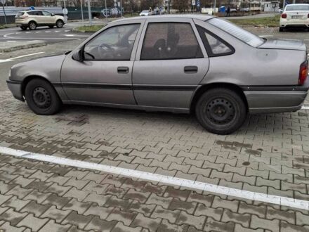 Опель Вектра 1991 у Києві на Automoto.ua Сірий Опель Вектра, об'ємом двигуна 1.6 л та пробігом 124 тис. км за 1300 $, фото 1 на Automoto.ua