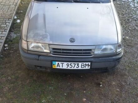 Серый Опель Вектра, объемом двигателя 1.6 л и пробегом 300 тыс. км за 1170 $, фото 1 на Automoto.ua