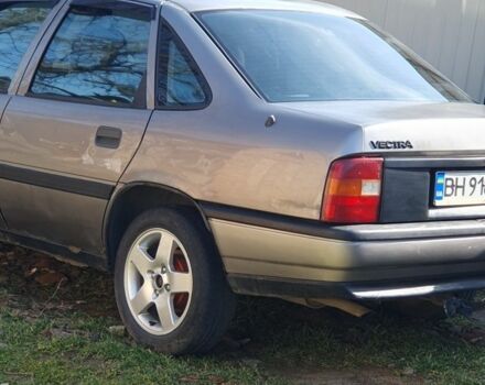 Серый Опель Вектра, объемом двигателя 1.6 л и пробегом 300 тыс. км за 1400 $, фото 1 на Automoto.ua