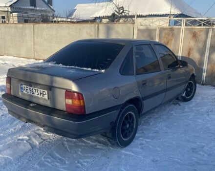 Серый Опель Вектра, объемом двигателя 1.6 л и пробегом 1000 тыс. км за 1300 $, фото 1 на Automoto.ua