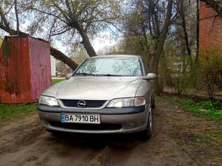 Серый Опель Вектра, объемом двигателя 2 л и пробегом 290 тыс. км за 2970 $, фото 1 на Automoto.ua