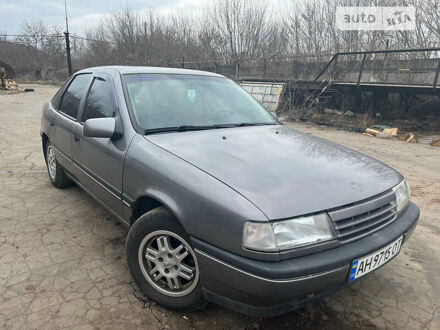 Опель Вектра 1992 у Краматорске на Automoto.ua Сірий Опель Вектра, об'ємом двигуна 2 л та пробігом 229 тис. км за 2100 $, фото 1 на Automoto.ua