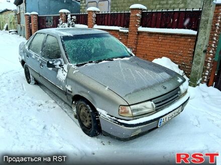 Серый Опель Вектра, объемом двигателя 1.8 л и пробегом 250 тыс. км за 600 $, фото 1 на Automoto.ua