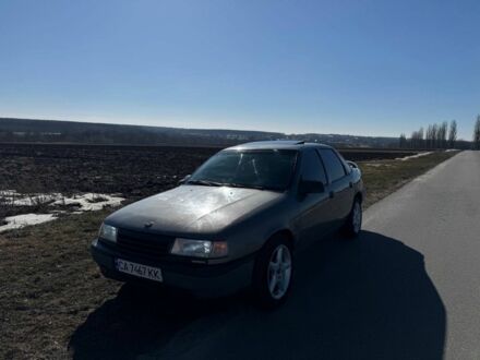 Серый Опель Вектра, объемом двигателя 1.8 л и пробегом 290 тыс. км за 557 $, фото 1 на Automoto.ua