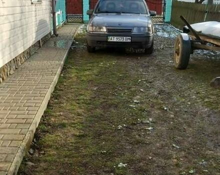 Серый Опель Вектра, объемом двигателя 1.6 л и пробегом 300 тыс. км за 1170 $, фото 1 на Automoto.ua