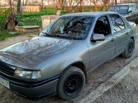 Опель Вектра 1992 у Софиевке на Automoto.ua Сірий Опель Вектра, об'ємом двигуна 1.8 л та пробігом 460 тис. км за 1330 $, фото 1 на Automoto.ua