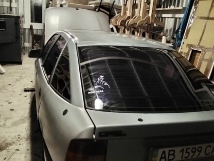 Сірий Опель Вектра, об'ємом двигуна 1.6 л та пробігом 160 тис. км за 700 $, фото 1 на Automoto.ua