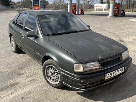 Серый Опель Вектра, объемом двигателя 1.7 л и пробегом 380 тыс. км за 1200 $, фото 1 на Automoto.ua