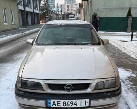 Сірий Опель Вектра, об'ємом двигуна 1.8 л та пробігом 306 тис. км за 1100 $, фото 1 на Automoto.ua