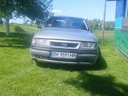 Опель Вектра 1993 у Дубно на Automoto.ua Сірий Опель Вектра, об'ємом двигуна 1.8 л та пробігом 153 тис. км за 900 $, фото 1 на Automoto.ua