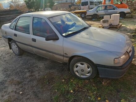 Опель Вектра 1993 у Луцьку на Automoto.ua Сірий Опель Вектра, об'ємом двигуна 1.6 л та пробігом 300 тис. км за 1250 $, фото 1 на Automoto.ua