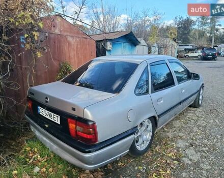 Сірий Опель Вектра, об'ємом двигуна 1.8 л та пробігом 380 тис. км за 1000 $, фото 1 на Automoto.ua