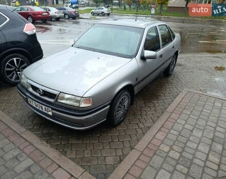 Сірий Опель Вектра, об'ємом двигуна 2 л та пробігом 300 тис. км за 800 $, фото 1 на Automoto.ua