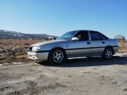 Серый Опель Вектра, объемом двигателя 1.8 л и пробегом 300 тыс. км за 1100 $, фото 1 на Automoto.ua