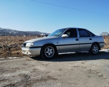 Серый Опель Вектра, объемом двигателя 1.8 л и пробегом 300 тыс. км за 1100 $, фото 1 на Automoto.ua