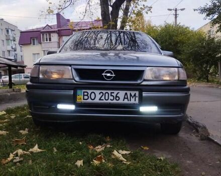 Сірий Опель Вектра, об'ємом двигуна 1.6 л та пробігом 400 тис. км за 1800 $, фото 1 на Automoto.ua
