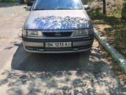 Серый Опель Вектра, объемом двигателя 1.6 л и пробегом 450 тыс. км за 1600 $, фото 1 на Automoto.ua