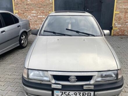 Серый Опель Вектра, объемом двигателя 1.6 л и пробегом 300 тыс. км за 1000 $, фото 1 на Automoto.ua