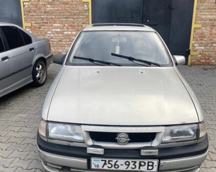 Серый Опель Вектра, объемом двигателя 1.6 л и пробегом 300 тыс. км за 1000 $, фото 1 на Automoto.ua