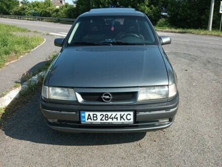Опель Вектра 1995 у Умани на Automoto.ua Сірий Опель Вектра, об'ємом двигуна 1.8 л та пробігом 425 тис. км за 800 $, фото 1 на Automoto.ua