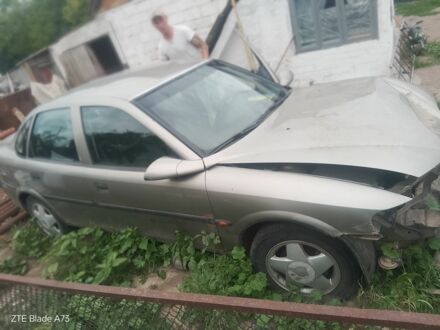 Опель Вектра 1995 в Чутове на Automoto.ua Серый Опель Вектра, объемом двигателя 2 л и пробегом 360 тыс. км за 1200 $, фото 1 на Automoto.ua