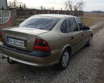 Серый Опель Вектра, объемом двигателя 1.6 л и пробегом 300 тыс. км за 900 $, фото 1 на Automoto.ua