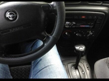 Сірий Опель Вектра, об'ємом двигуна 1 л та пробігом 301 тис. км за 2300 $, фото 1 на Automoto.ua