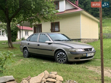 Опель Вектра 1996 в Калуше на Automoto.ua Серый Опель Вектра, объемом двигателя 1.8 л и пробегом 200 тыс. км за 2050 $, фото 1 на Automoto.ua