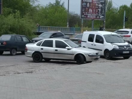 Сірий Опель Вектра, об'ємом двигуна 0 л та пробігом 260 тис. км за 804 $, фото 1 на Automoto.ua