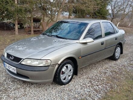 Серый Опель Вектра, объемом двигателя 1.6 л и пробегом 400 тыс. км за 900 $, фото 1 на Automoto.ua
